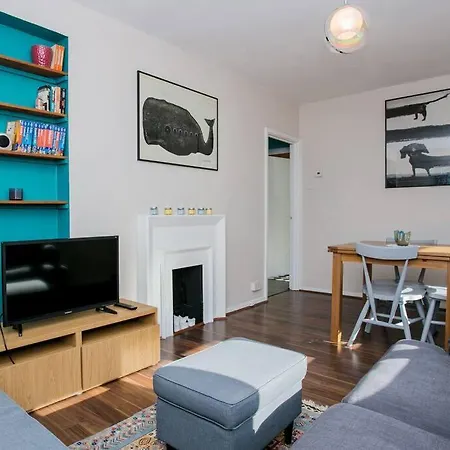 Lovely 1 Bedroom Apartment W/ Balcony In Dalston Лондон Экстерьер фото