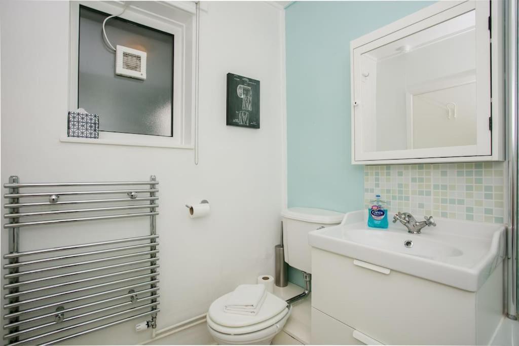 Lovely 1 Bedroom W/ Balcony In Dalston Апартаменты